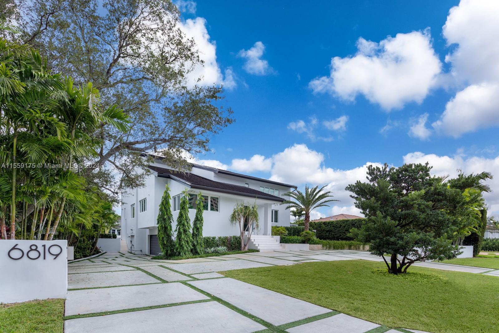 SUNRISE HARBOUR REV PL - Residential