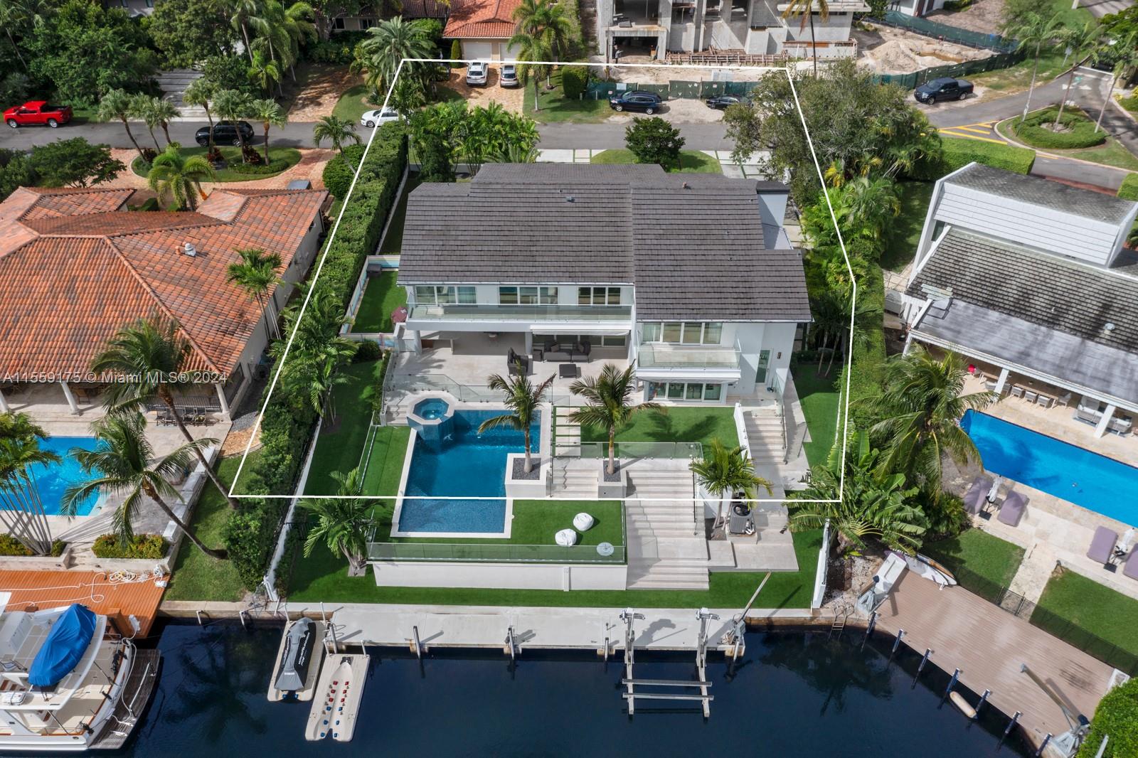 SUNRISE HARBOUR REV PL - Residential