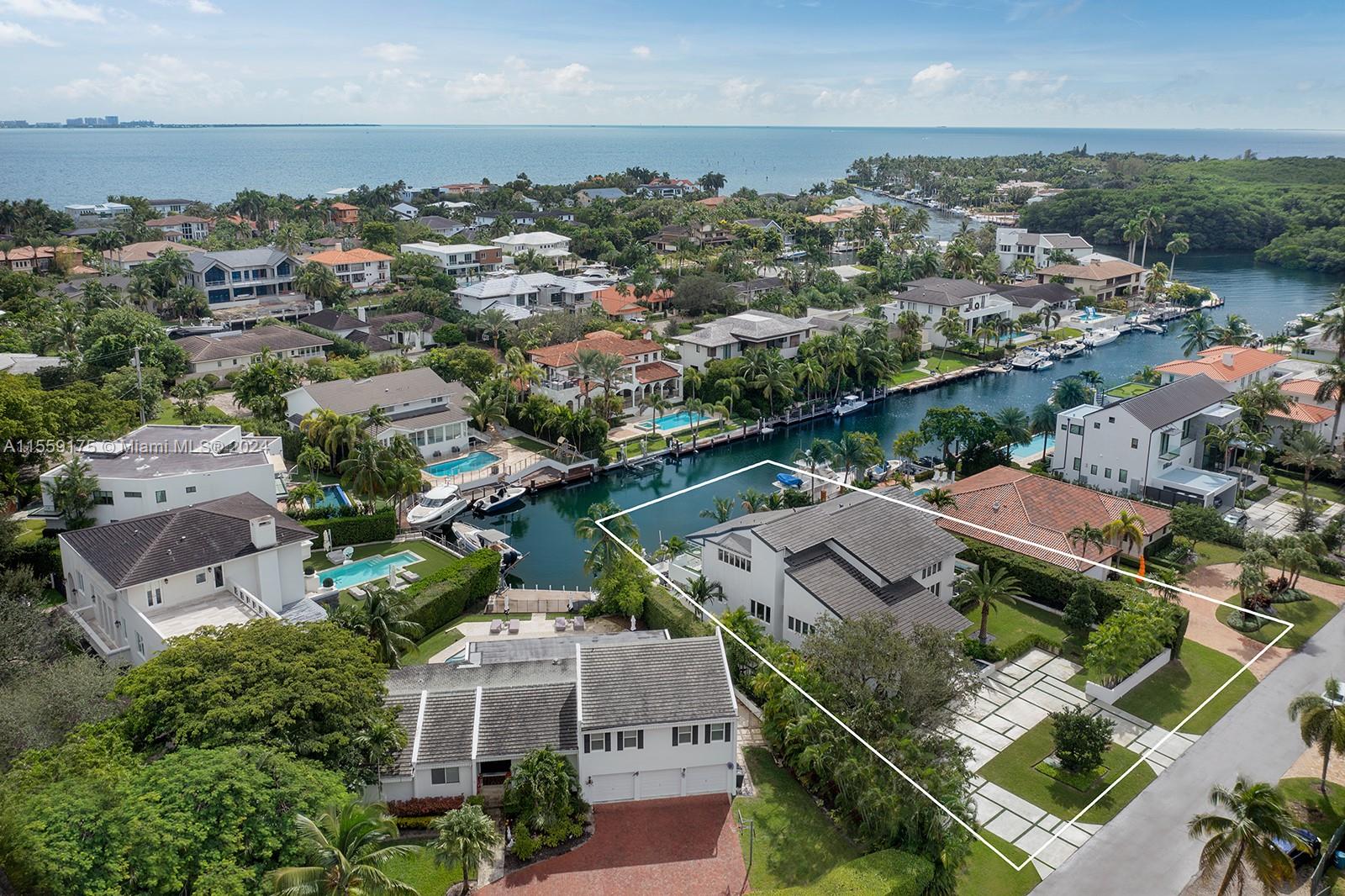 SUNRISE HARBOUR REV PL - Residential