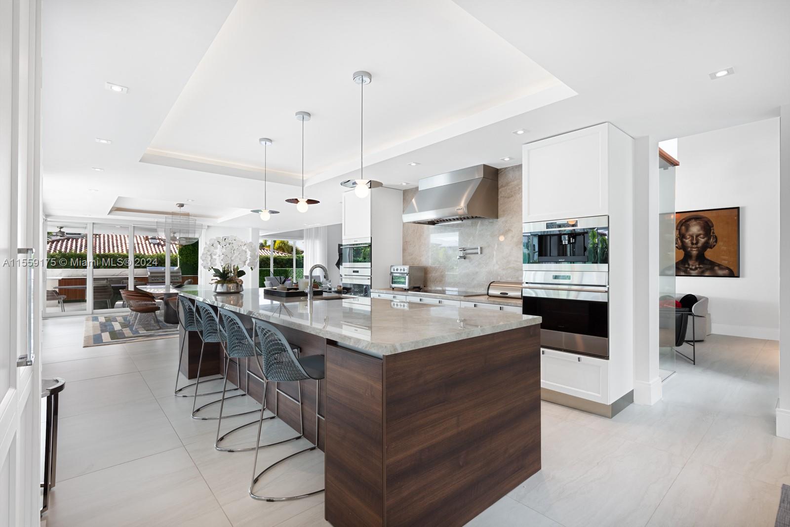 SUNRISE HARBOUR REV PL - Residential