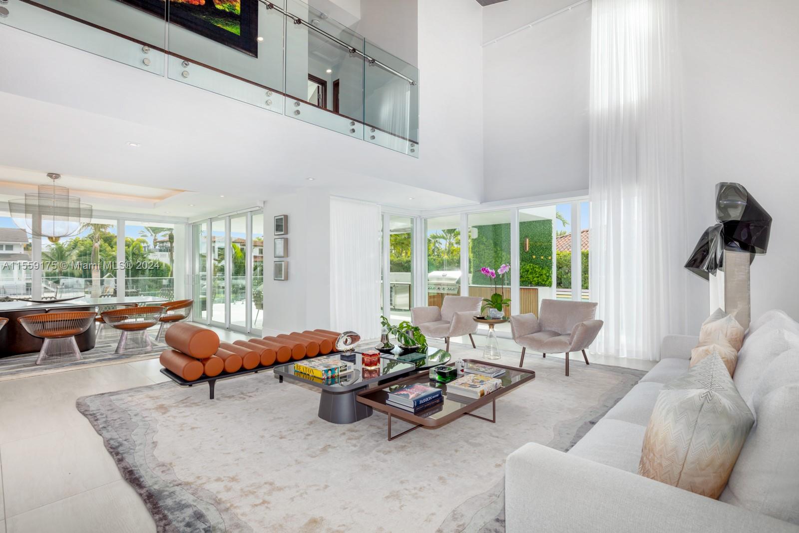 SUNRISE HARBOUR REV PL - Residential