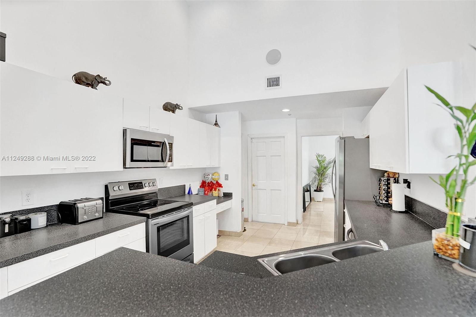 BOULEVARD FOREST - Residential Lease