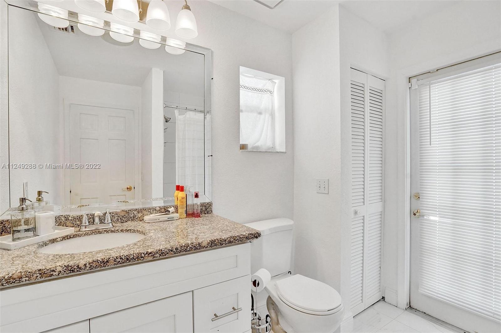 BOULEVARD FOREST - Residential Lease