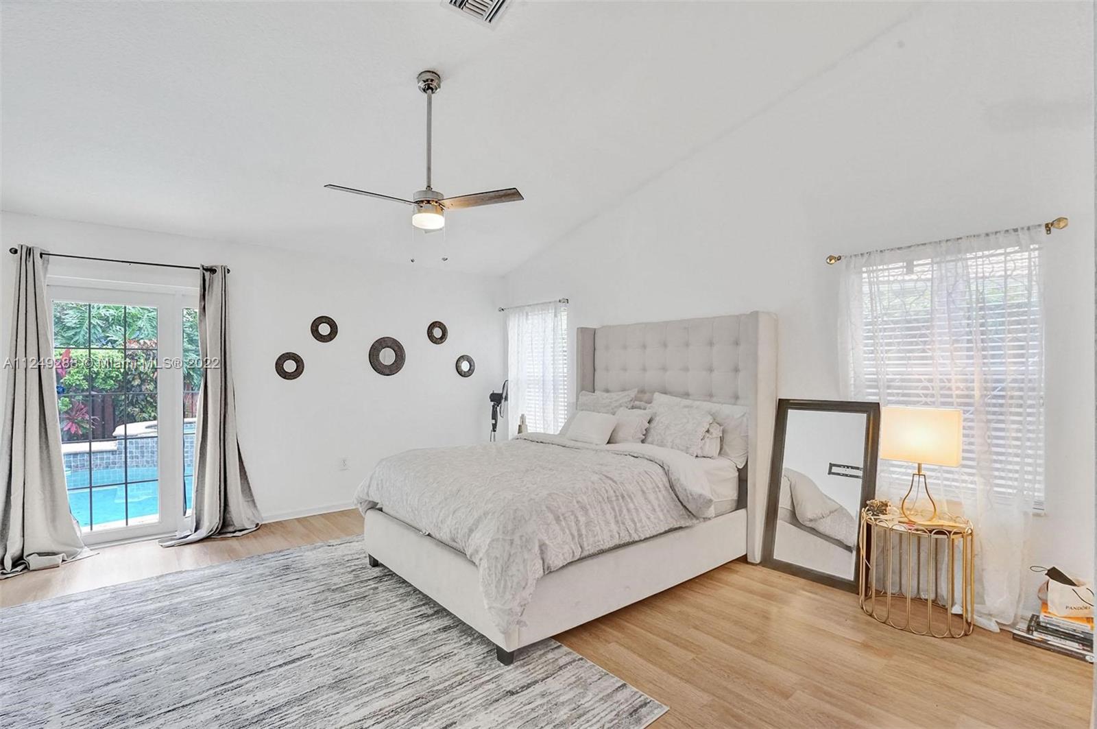 BOULEVARD FOREST - Residential Lease