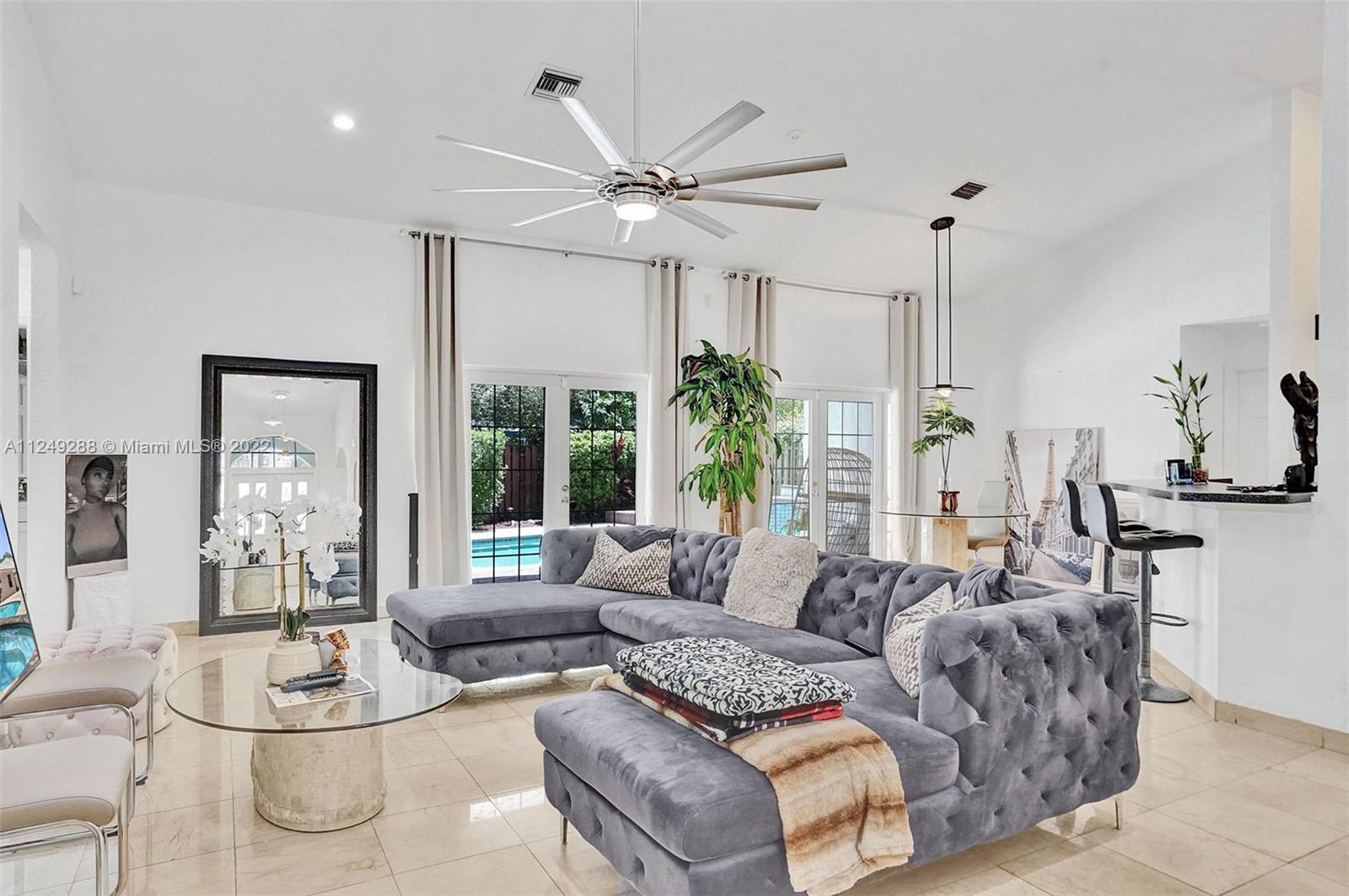 BOULEVARD FOREST - Residential Lease