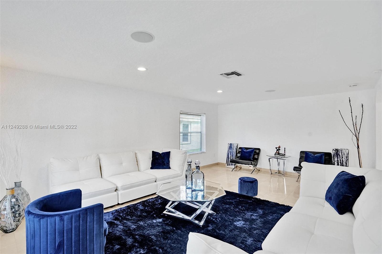 BOULEVARD FOREST - Residential Lease