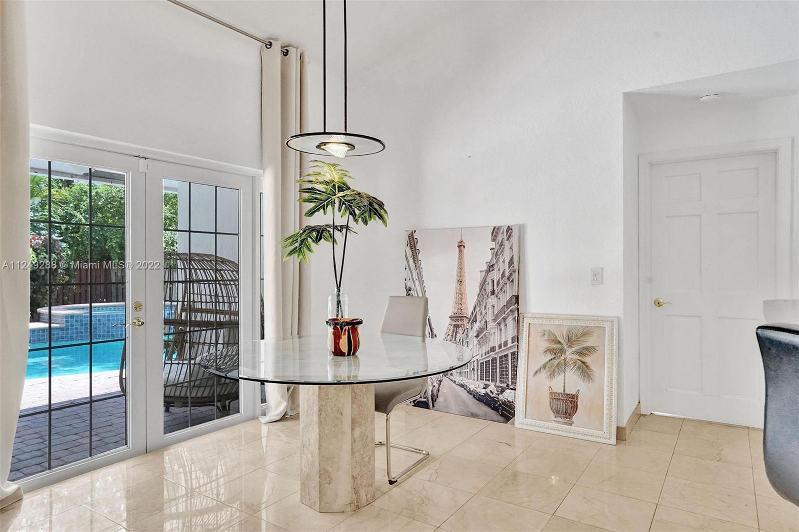 BOULEVARD FOREST - Residential Lease