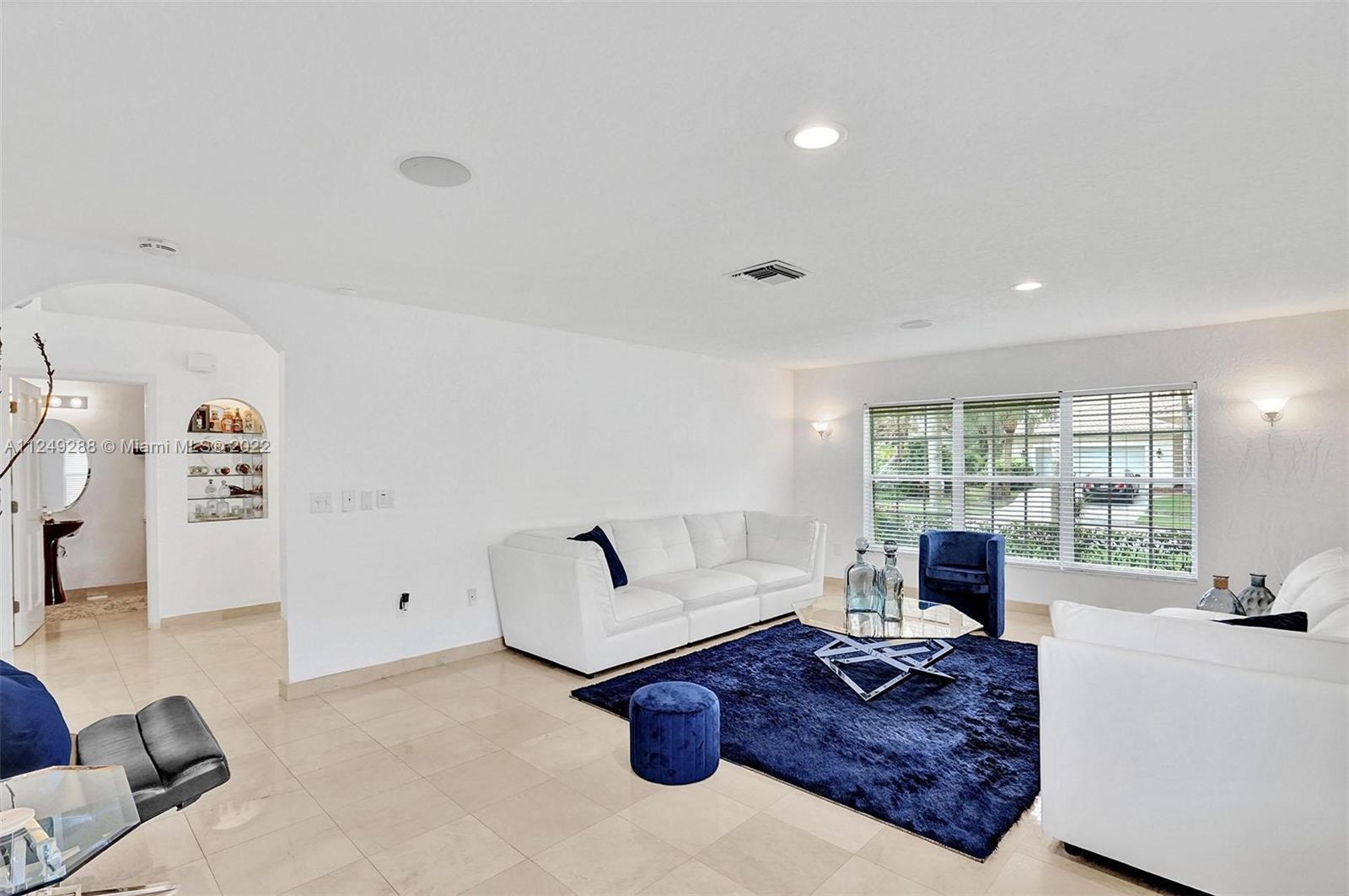 BOULEVARD FOREST - Residential Lease