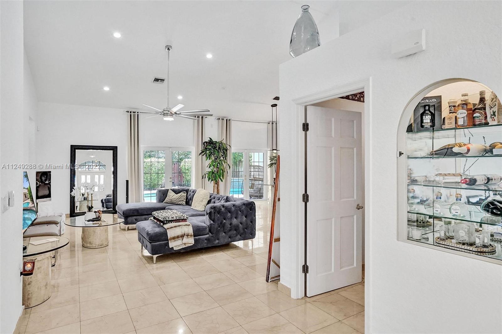 BOULEVARD FOREST - Residential Lease