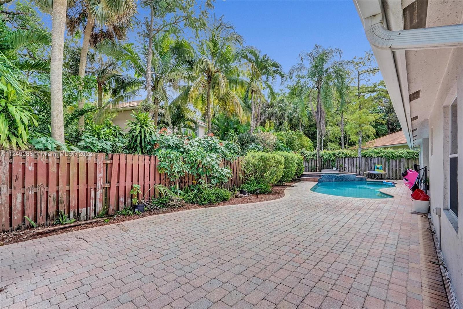 BOULEVARD FOREST - Residential Lease