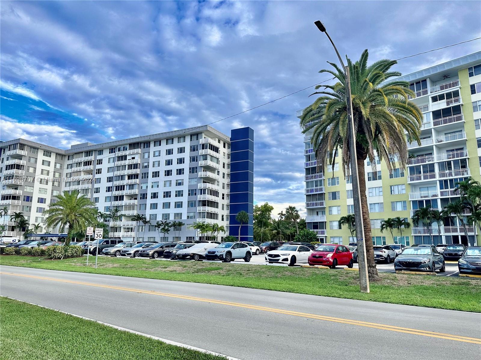 HILLCREST NO 21 CONDO - Residential