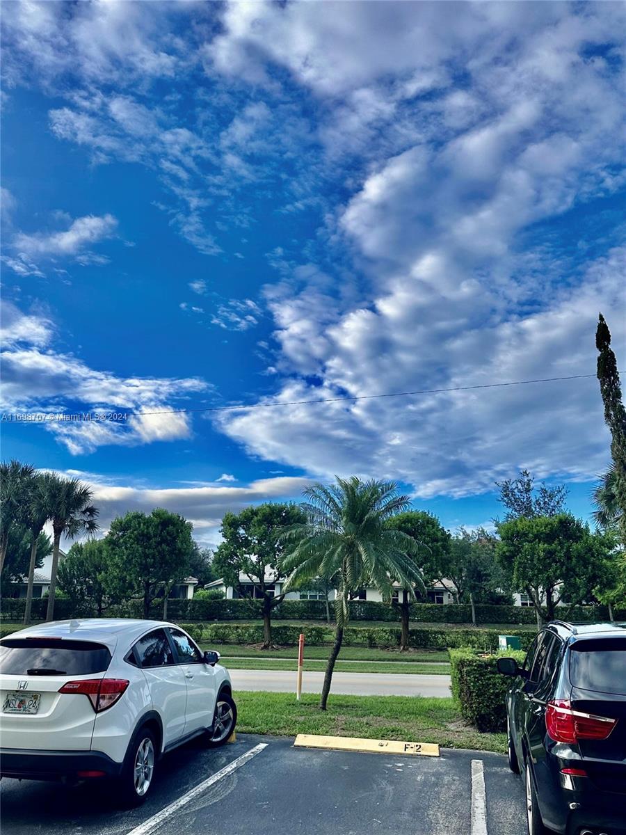 HILLCREST NO 21 CONDO - Residential