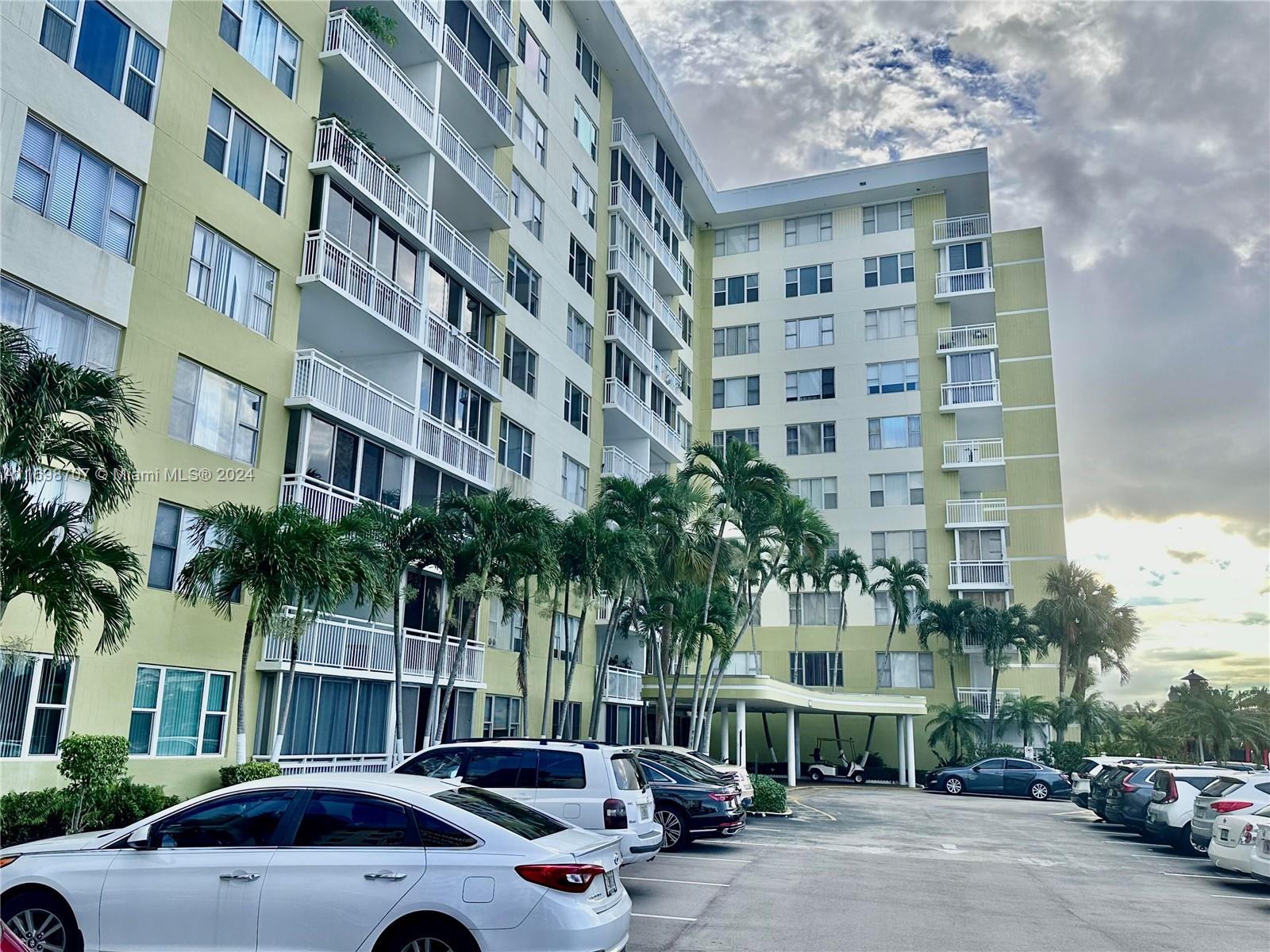 HILLCREST NO 21 CONDO - Residential