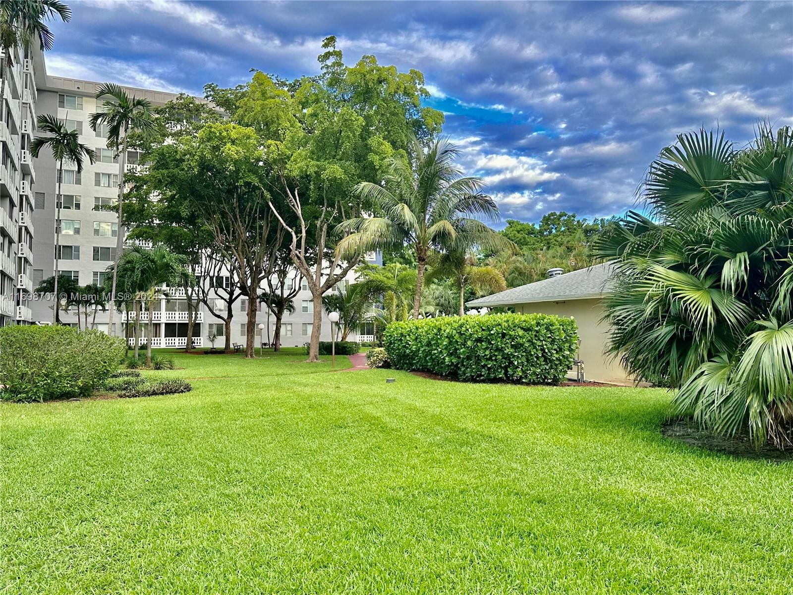 HILLCREST NO 21 CONDO - Residential