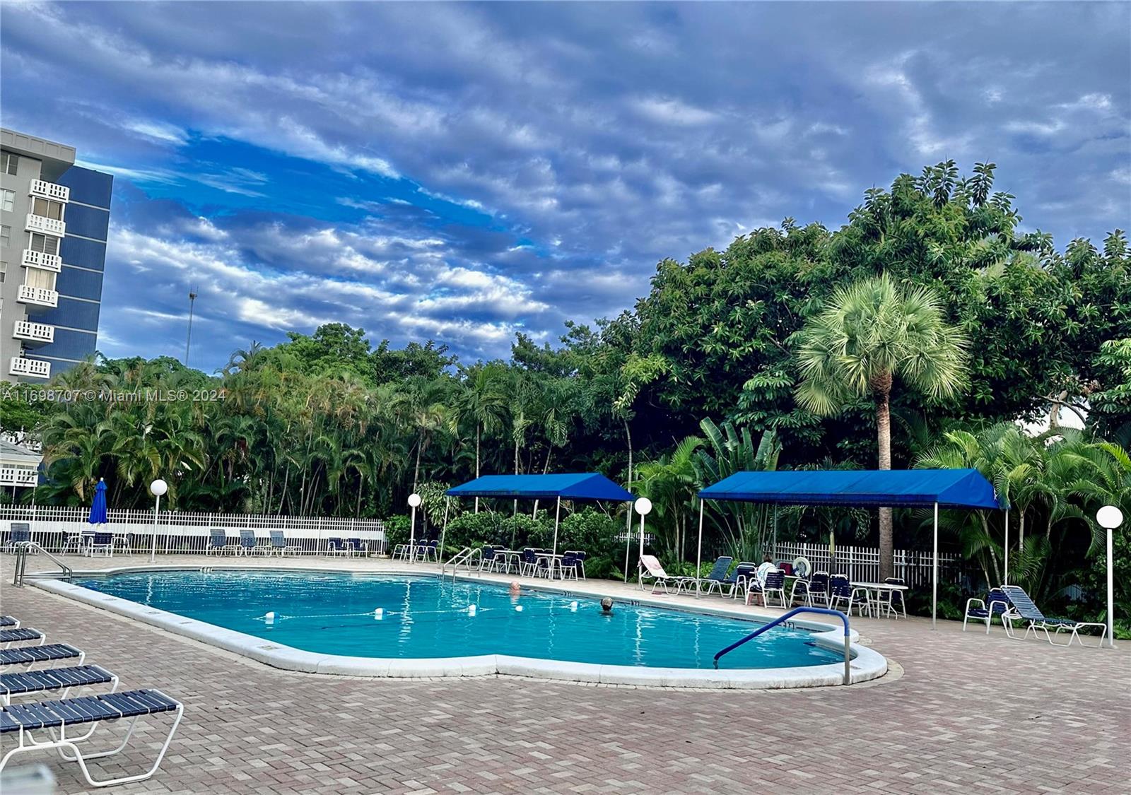 HILLCREST NO 21 CONDO - Residential