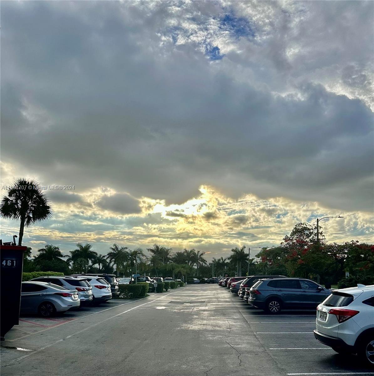 HILLCREST NO 21 CONDO - Residential