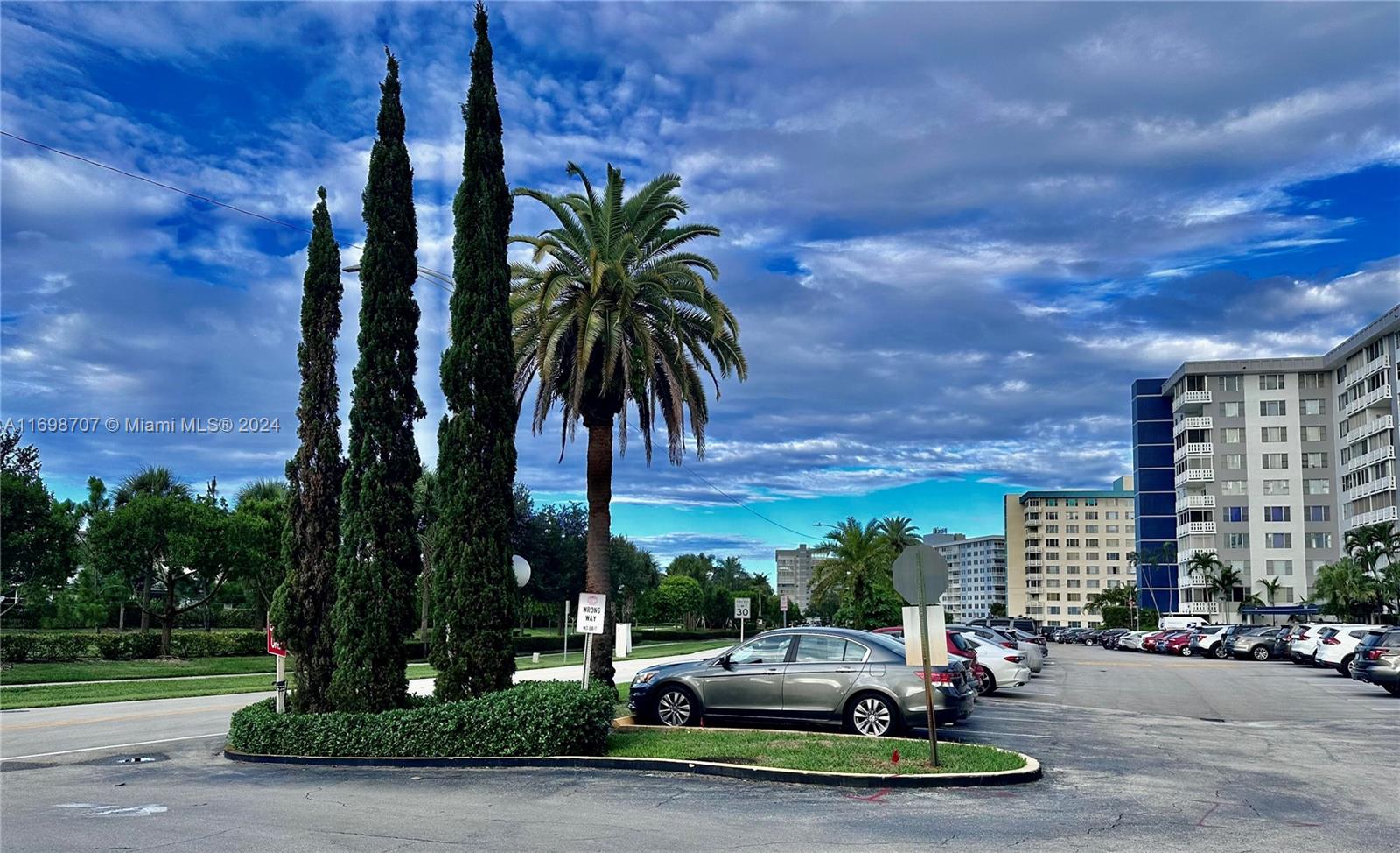 HILLCREST NO 21 CONDO - Residential