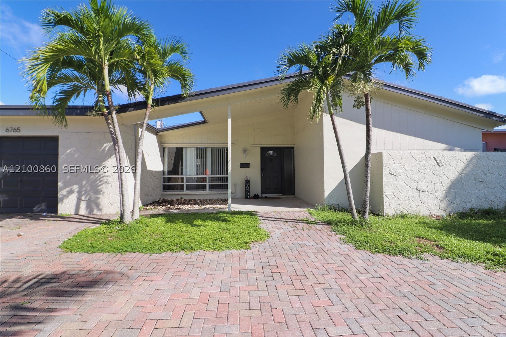 6765 Ixora Dr