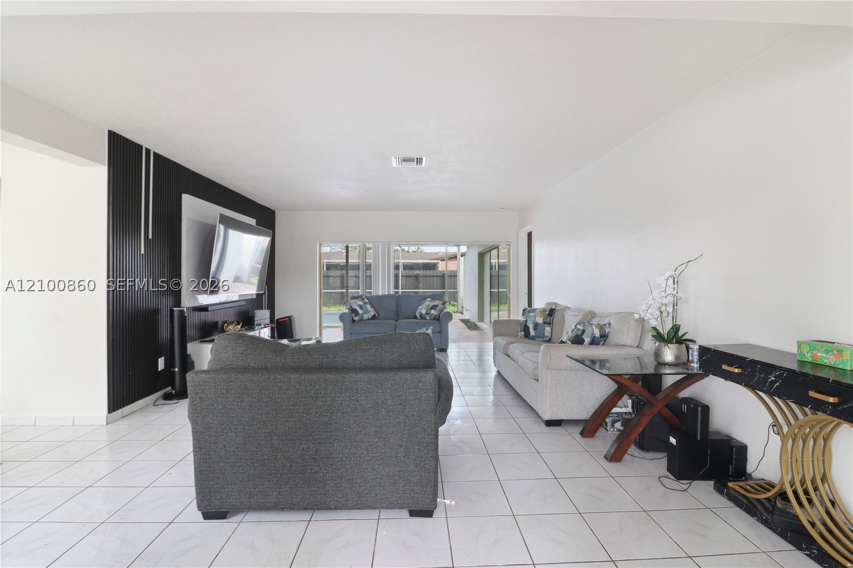 6765 Ixora Dr