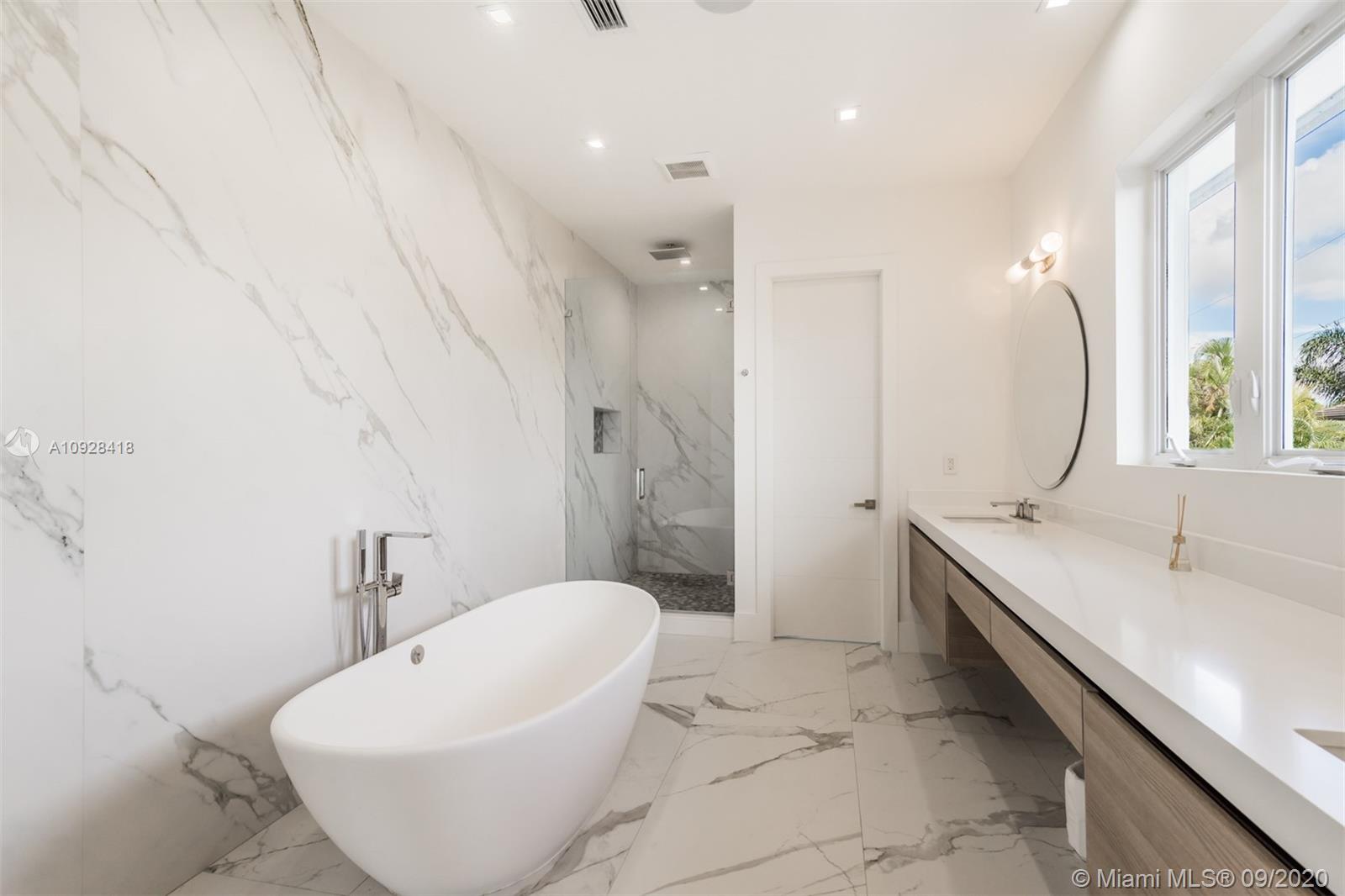CORAL GABLES RIVIERA SEC - Residential