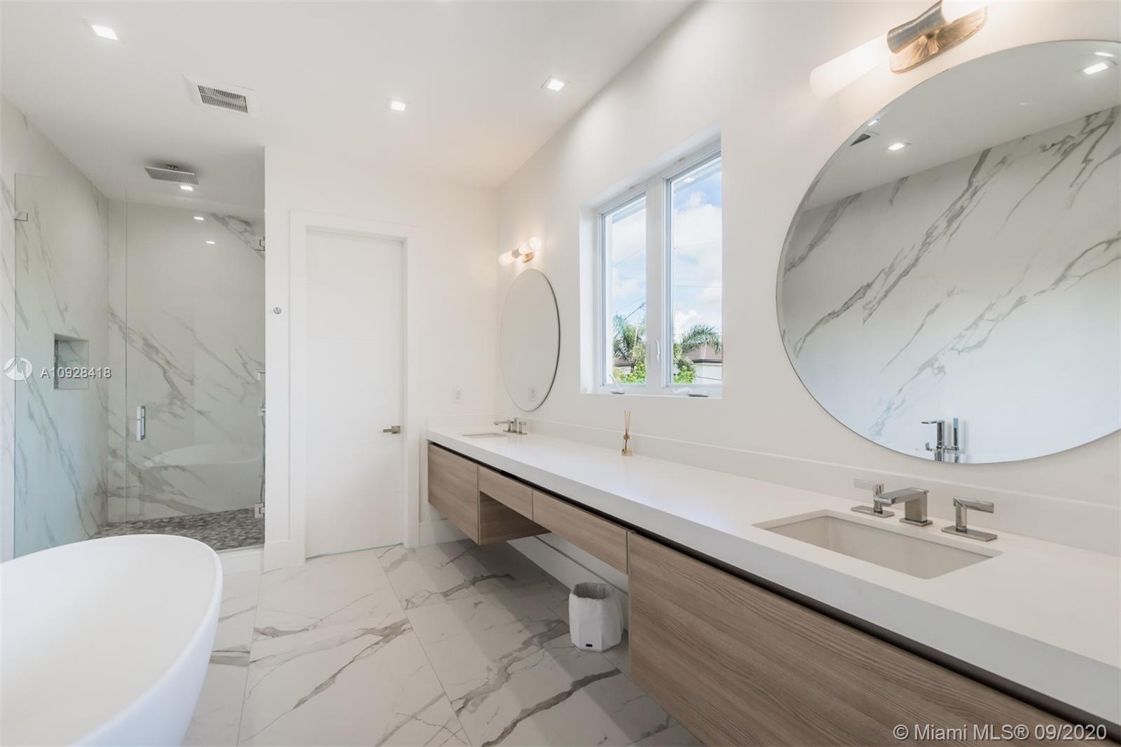 CORAL GABLES RIVIERA SEC - Residential