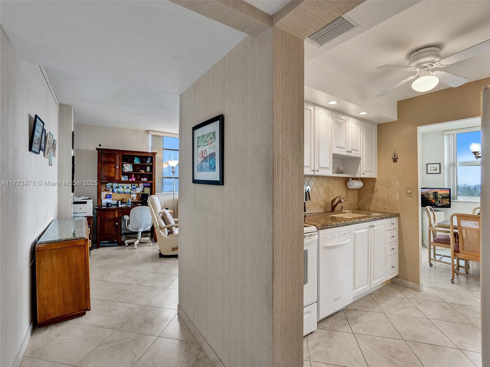 ASHLEIGH HOUSE CONDO - Residential Lease