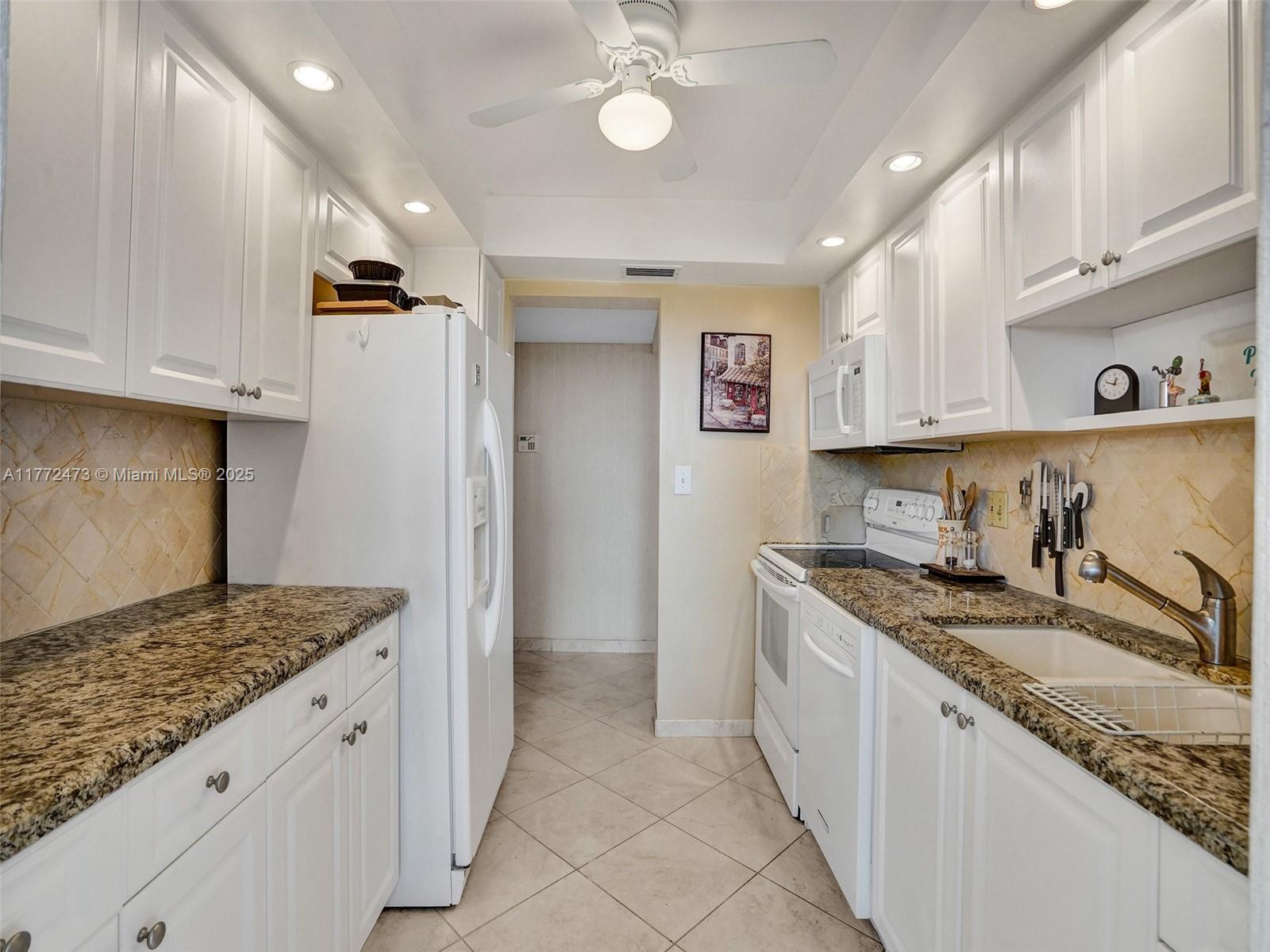 ASHLEIGH HOUSE CONDO - Residential Lease