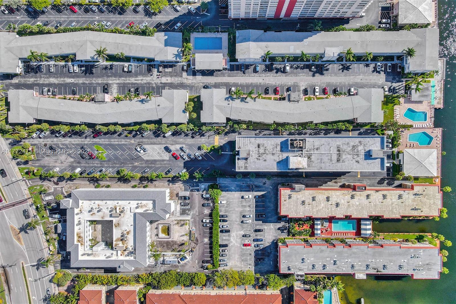 ASHLEIGH HOUSE CONDO - Residential Lease