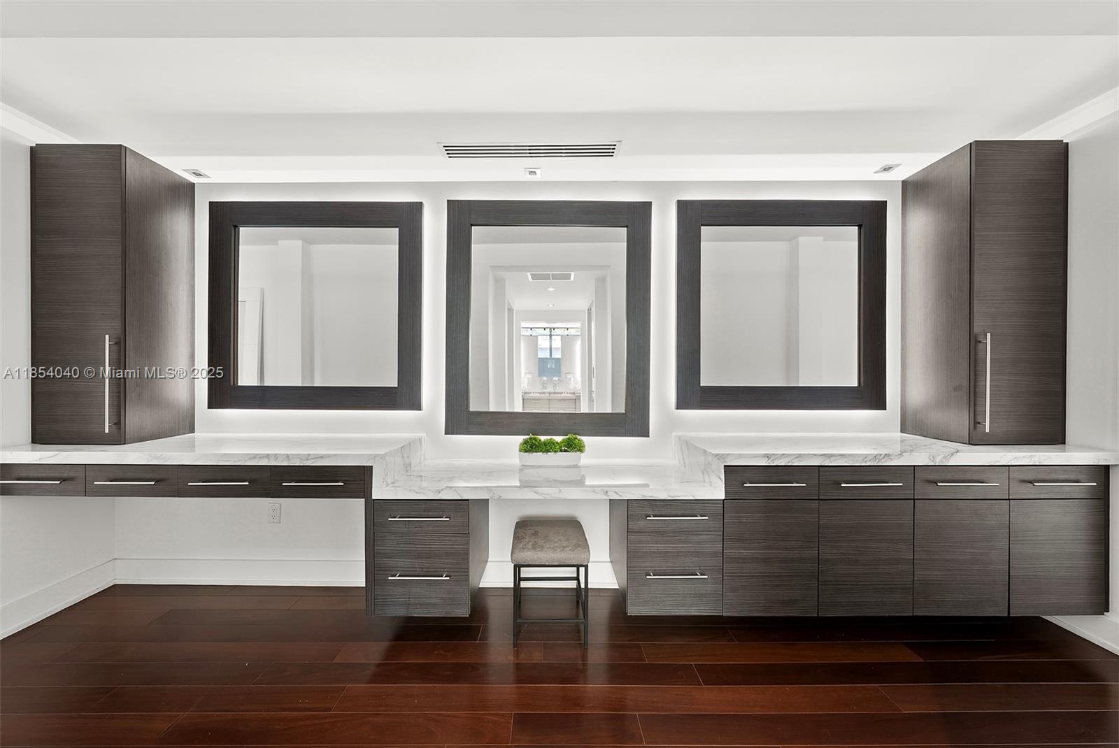 STILWELL ISLES - Residential