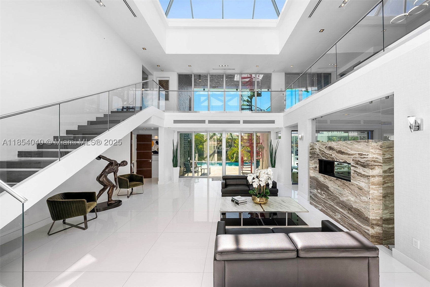 300 Royal Plaza Dr