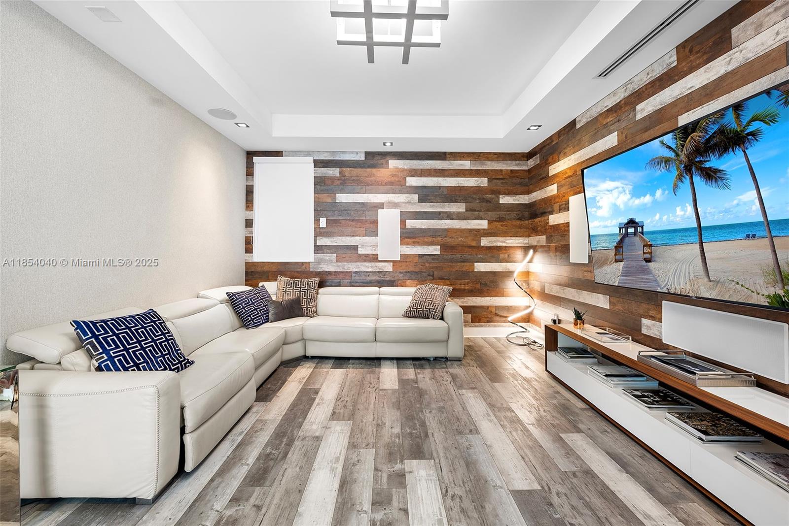 STILWELL ISLES - Residential