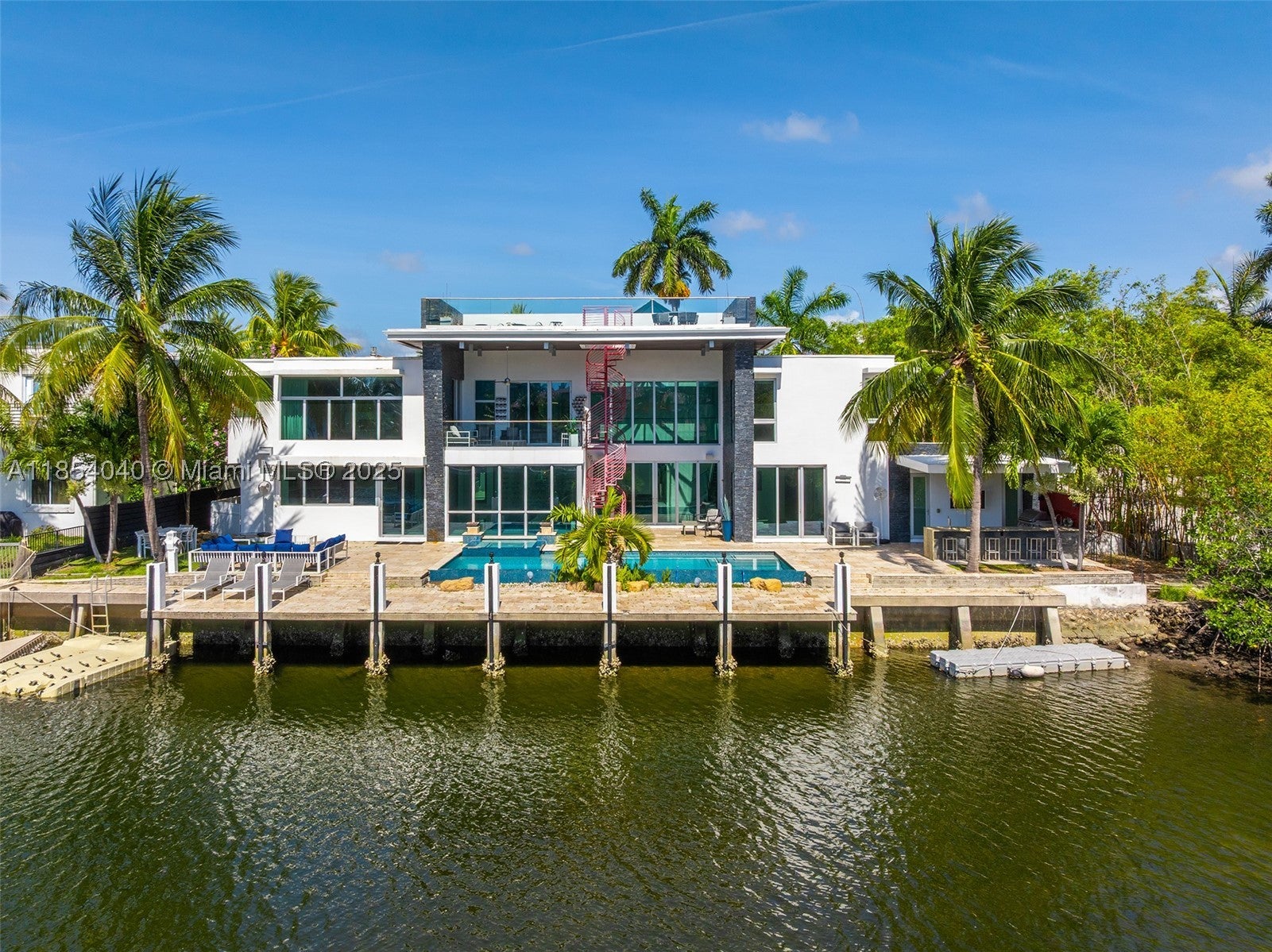 300 Royal Plaza Dr