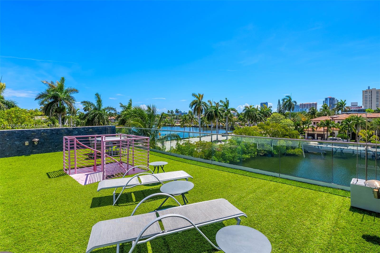STILWELL ISLES - Residential