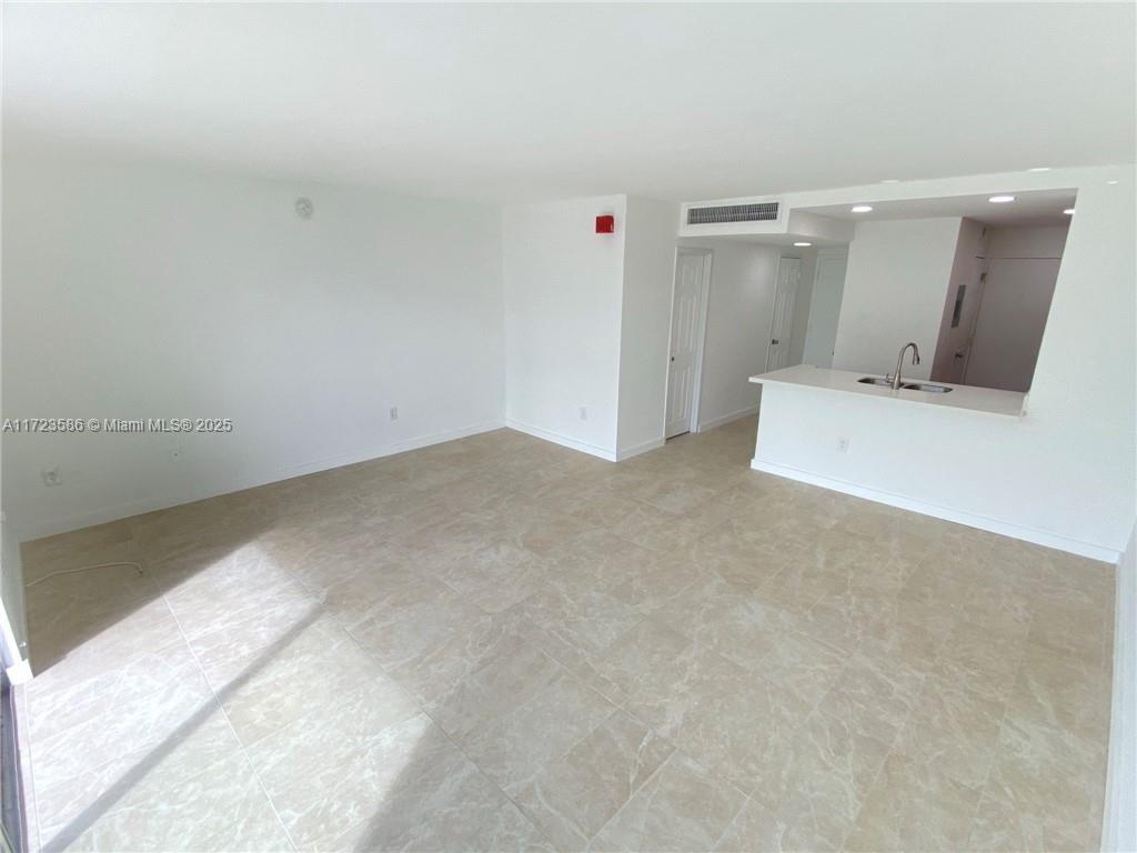 KENNEDY HOUSE CONDO - Residential