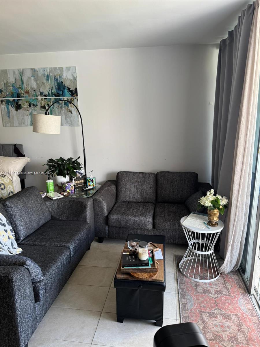 KENNEDY HOUSE CONDO - Residential