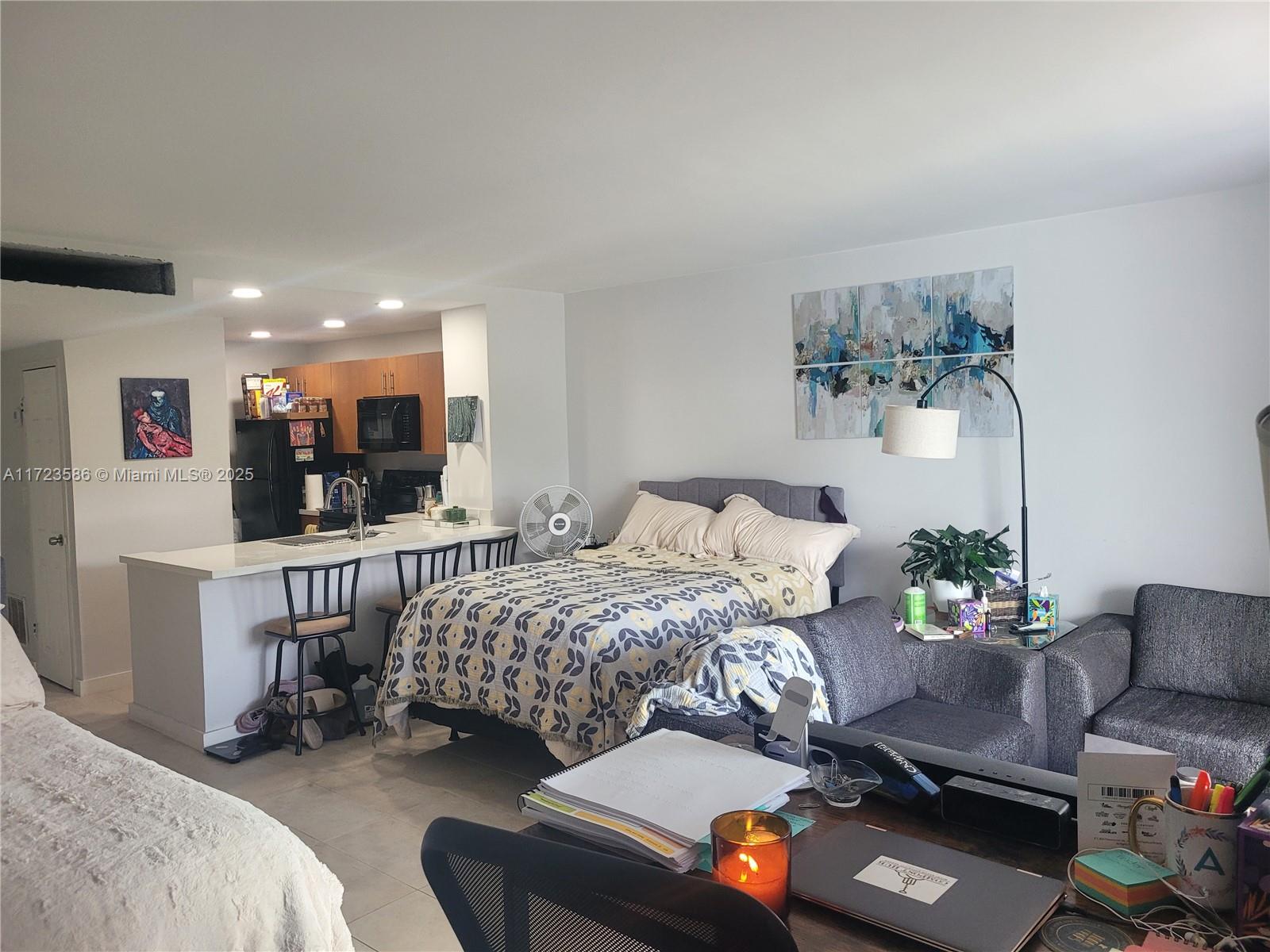 KENNEDY HOUSE CONDO - Residential