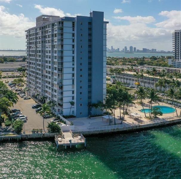 KENNEDY HOUSE CONDO - Residential