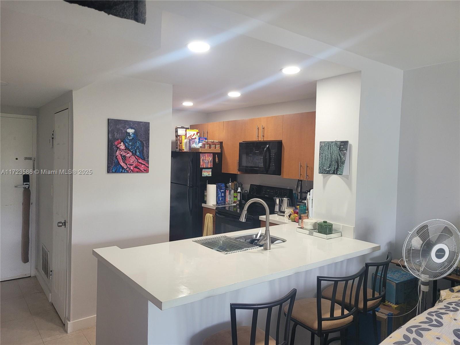 KENNEDY HOUSE CONDO - Residential