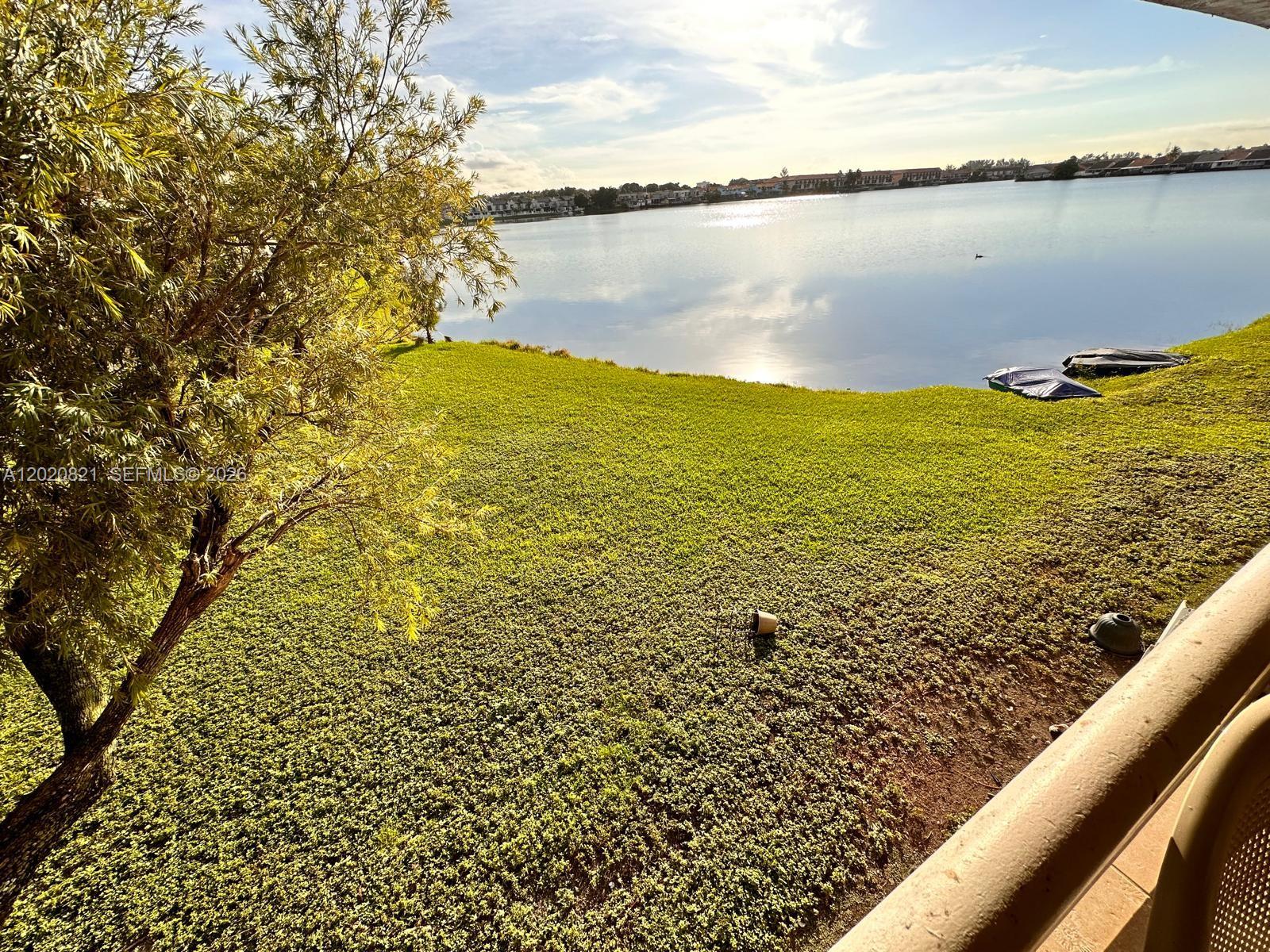 VISTA DEL LAGO CONDO VII - Residential