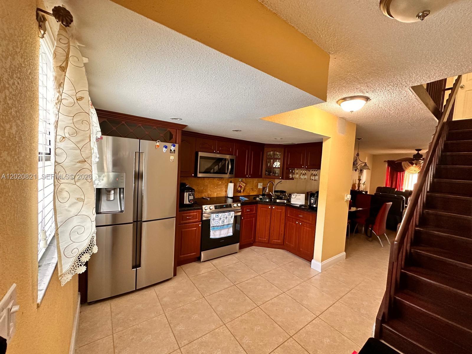 VISTA DEL LAGO CONDO VII - Residential