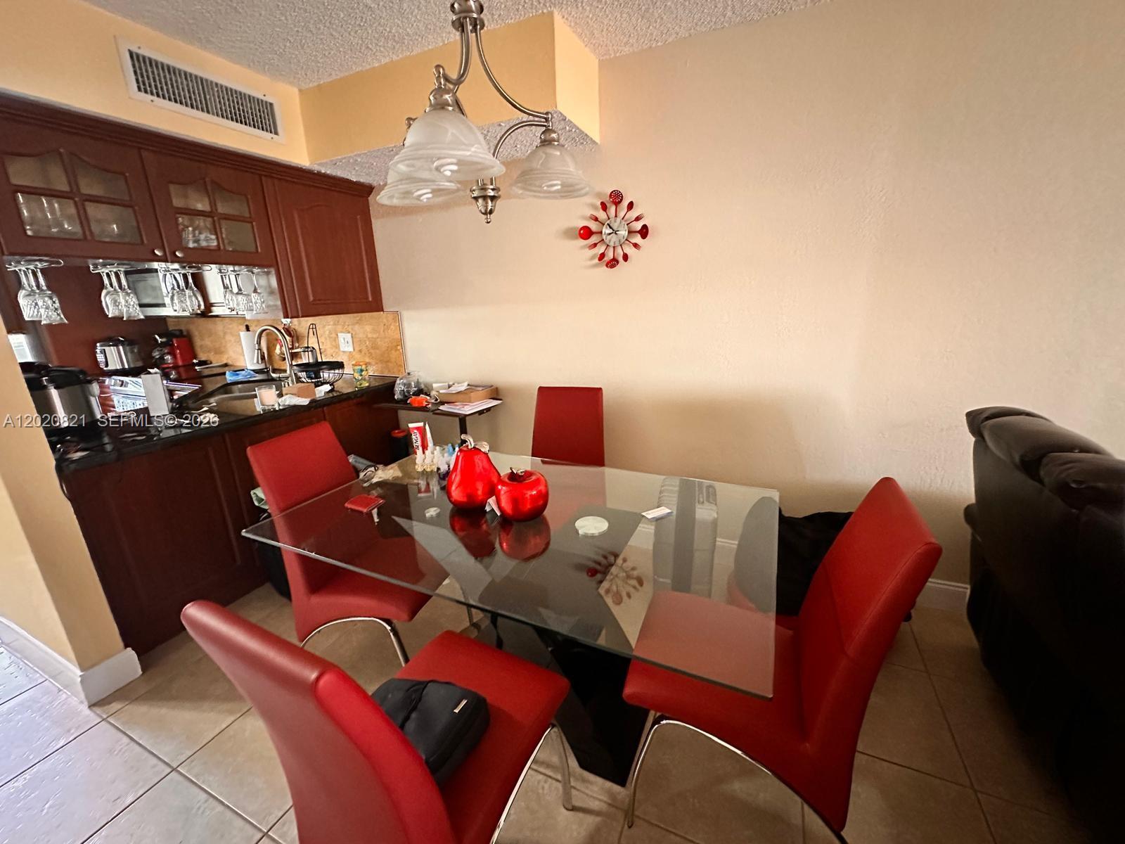 VISTA DEL LAGO CONDO VII - Residential