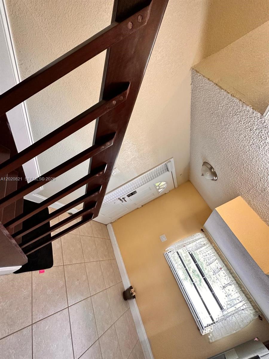 VISTA DEL LAGO CONDO VII - Residential