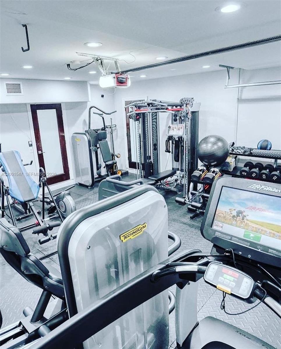 KEYSTONE ISLAND NO 5 - Residential Lease