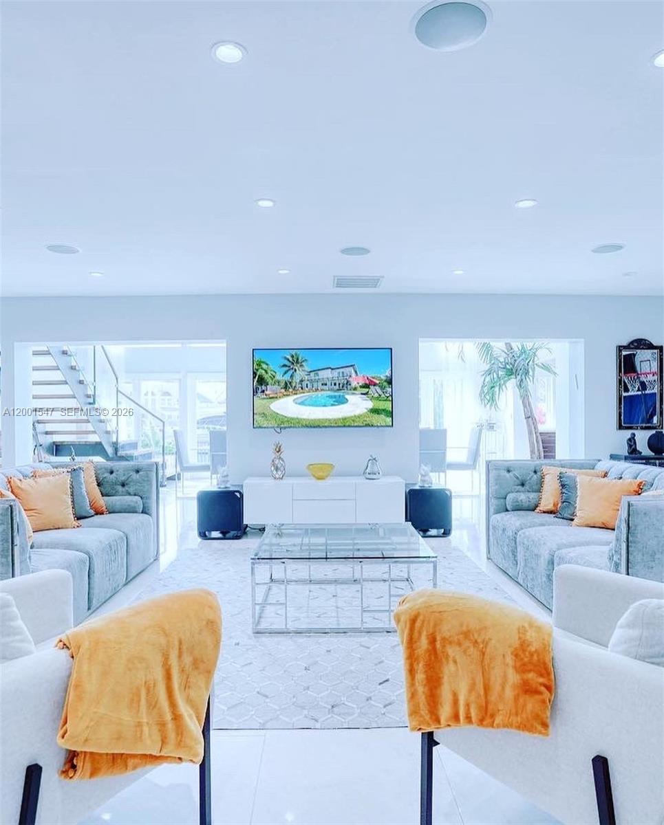 KEYSTONE ISLAND NO 5 - Residential Lease