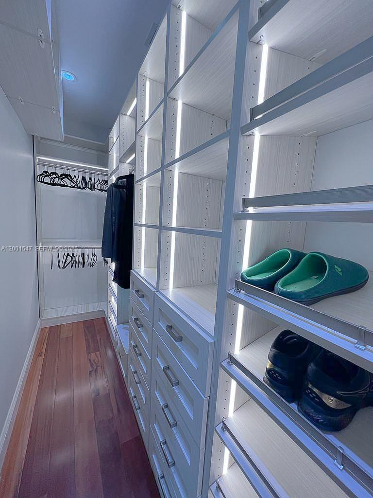 KEYSTONE ISLAND NO 5 - Residential Lease