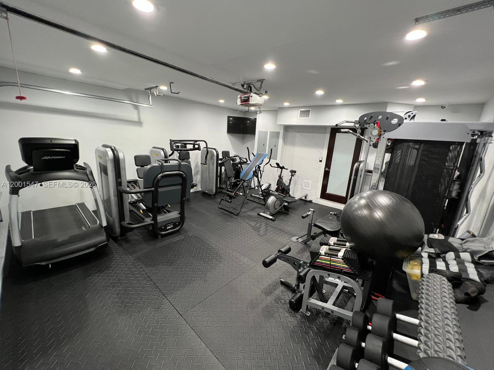 KEYSTONE ISLAND NO 5 - Residential Lease