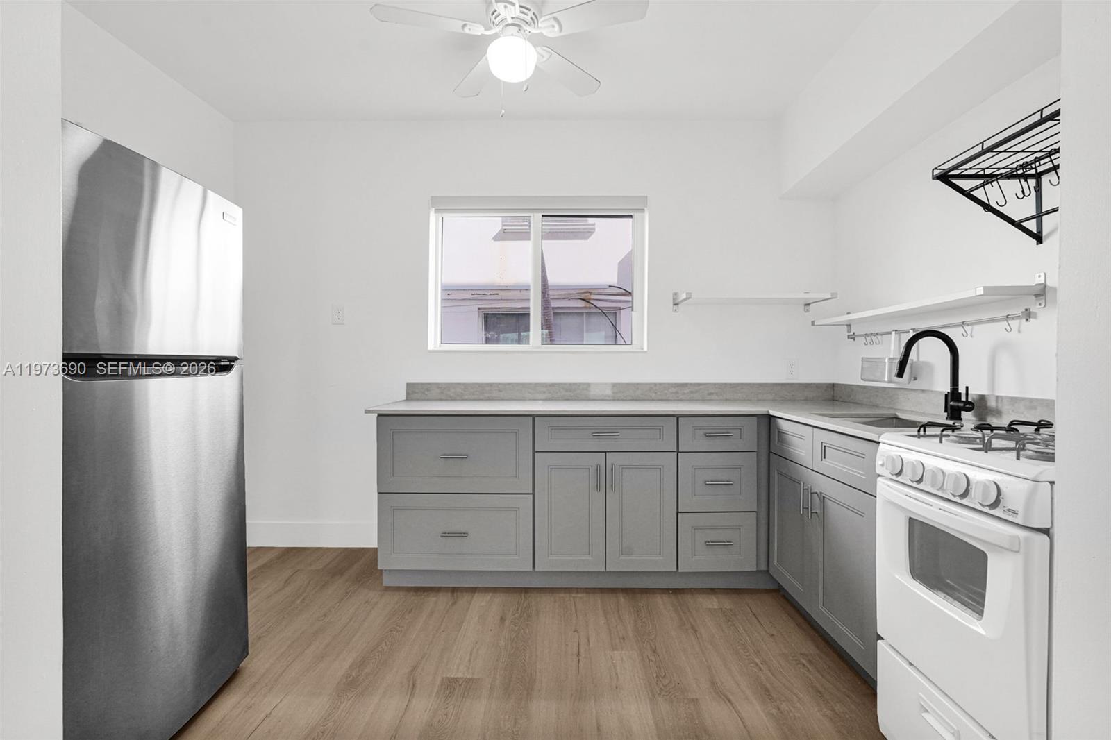 ALTOS DEL MAR NO 3 - Residential Lease