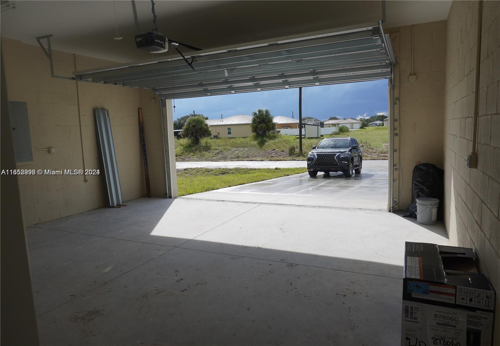 PORT LABELLE - Residential Lease