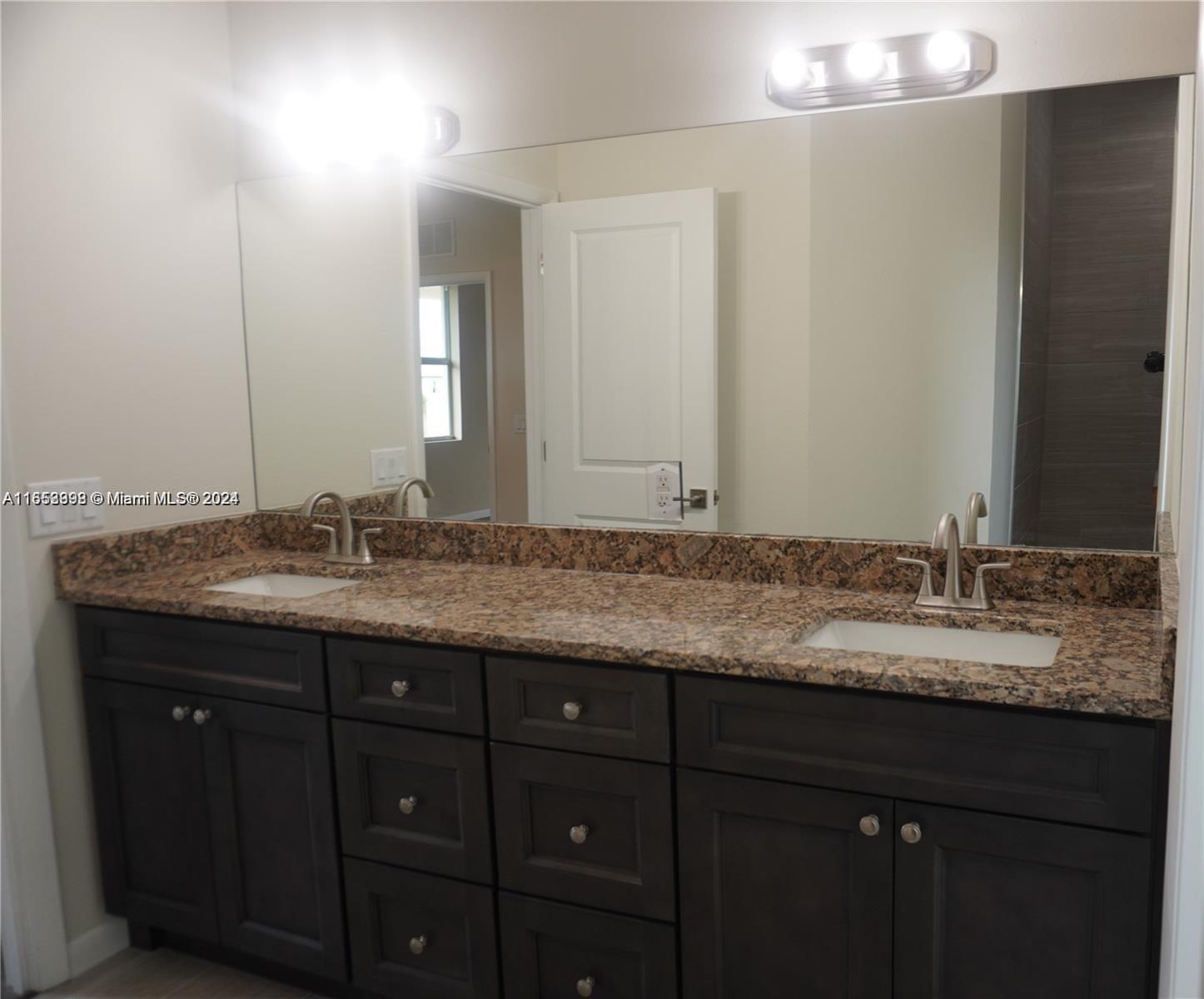 PORT LABELLE - Residential Lease