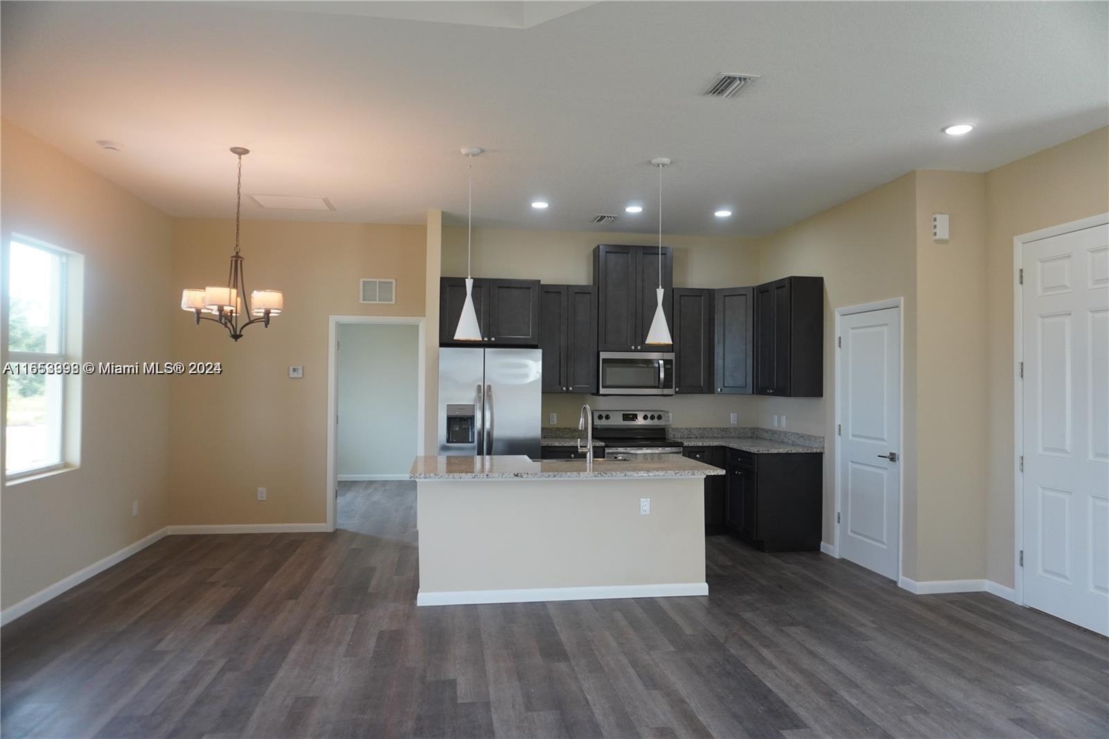 PORT LABELLE - Residential Lease